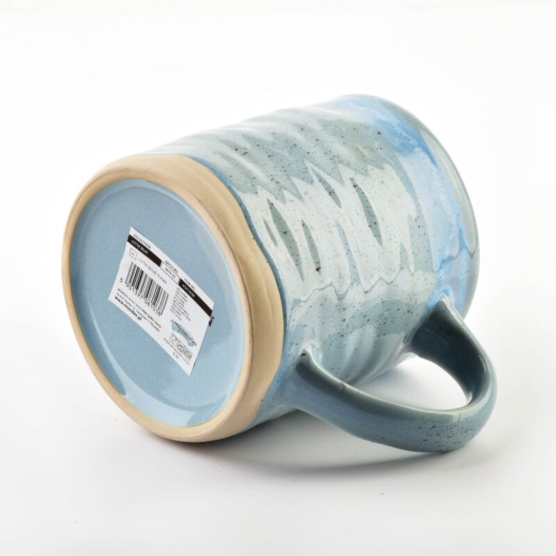 Ceramiczny kubek dekoracyjny z niebieskim i beżowym wzorem, idealny do używania w domu i jako prezent, wysoka jakość, unikalny design.
