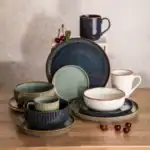 陶瓷 zastawa stołowa, zestaw ceramiki do kawy i herbaty, artystyczne naczynia z unikalnymi wzorami, idealne na prezent, elegancki design, ceramika wysokiej jakości, domowe dekoracje stołu, styl boho, naturalne odcienie, kolekcja Domowy Zakątek.