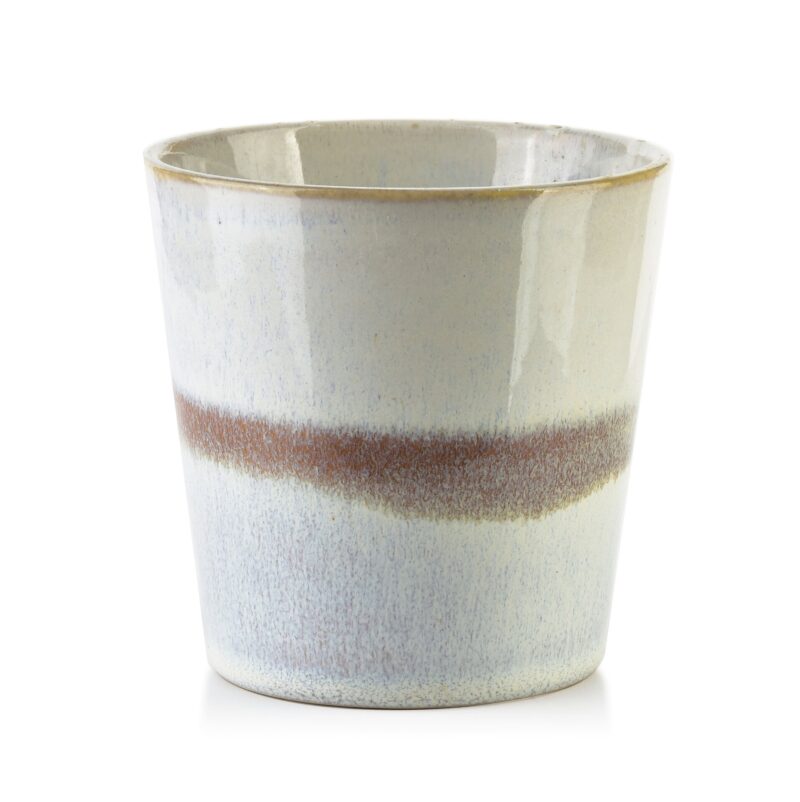 Ceramiczny kubek w stylu rustykalnym, dekoracyjny z unikalnym, naturalnym wykończeniem. Idealny do herbaty, kawy lub jako ozdoba wnętrza, pasuje do każdego domowego zakątka.