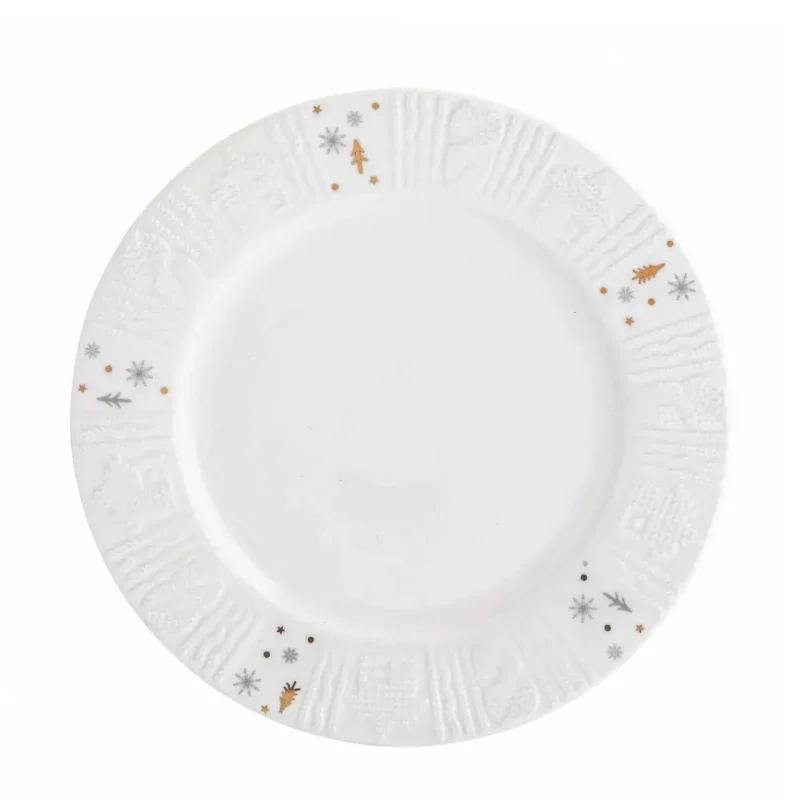Oltarz świąteczny z biały porcelany z motywami śnieżynek i choinek, idealny na bożonarodzeniowe celebracje i podkreślenie serdecznej atmosfery w domu.