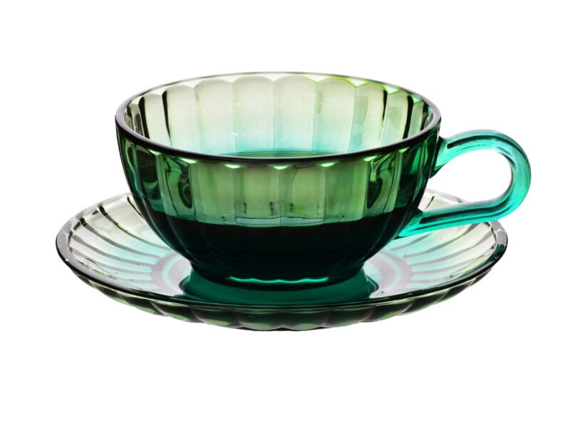 Szkło z zielonym glaze'm, filiżanka i spodek w stylu artystycznym, ręcznie wykonane, idealne na całą kawę lub herbatę, elegancki element zastawy stołowej, ozdobny akcent do domu.
