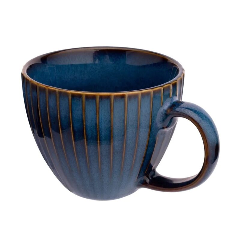 Nowa ceramiczna filiżanka z głębokim niebieskim glaze'm i złotymi akcentami, idealna do codziennego użytku i kawy, doskonała do dekoracji domowego zakątka.