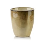 Brązowa ceramiczna doniczka na kwiaty, stylowa i elegancka dekoracja wnętrza lub ogrodu. Naturalny wygląd, idealna do roślin domowych i ogródkowych.