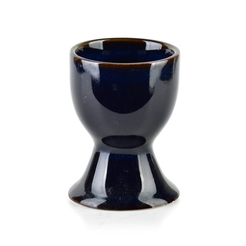 Wytrzymała i elegancka ceramiczna miseczka w ciemnoniebieskim odcieniu, idealna na kawę lub herbatę, ręcznie wykonana, autentyczny dodatek do domowego zakątka.