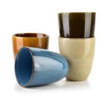 Kolorowe ceramiczne kubki na herbatę i kawę, ręcznie wykonane, idealne dla domu i kawiarni, elegancki design, wysokiej jakości naczynia ceramiczne od Domowy Zakątek.
