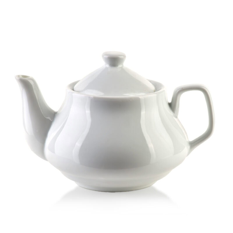 Piękny biały imbryk ceramiczny do herbaty, tradycyjny design, idealny do podawania herbaty w domu, elegancki i funkcjonalny element zastawy stołowej.