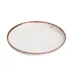 - pękata ceramiczna patera na ciasto lub przekąski, dekoracyjny talerz, nowoczesne wnętrza, kolekcja Domowy Zakątek, ręcznie wykonana, biało-brązowa z drobnymi czarnymi kropeczkami.