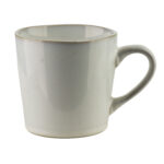 Biała ceramiczna filiżanka do kawy lub herbaty, styl vintage, idealna do codziennego użytku i dekoracji kuchni, wysoka jakość, naturalny wygląd, domowe zakątki.