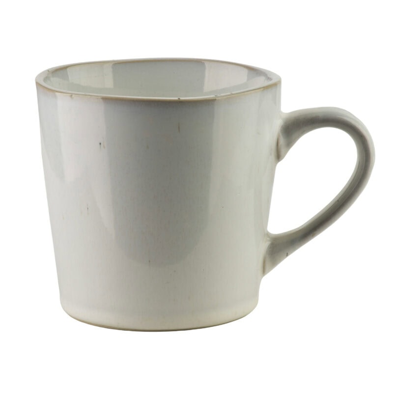 Biała ceramiczna filiżanka do kawy lub herbaty, styl vintage, idealna do codziennego użytku i dekoracji kuchni, wysoka jakość, naturalny wygląd, domowe zakątki.