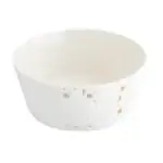 Uniwersalna miska ceramiczna z zimowym motywem śnieżynek i choinek, idealna na świąteczny stół i prezent od Domowy Zakątek. Komfortowa i elegancka dekoracja na bożonarodzeniowe okazje.