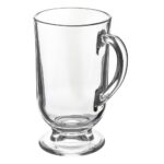 Przezroczysty szklany kubek z uchem na herbatę i kawę, wykonany z wysokiej jakości szkła. Idealny do codziennego użytku, oferuje elegancki wygląd i trwałość, doskonały dodatek do domowego zakątka.