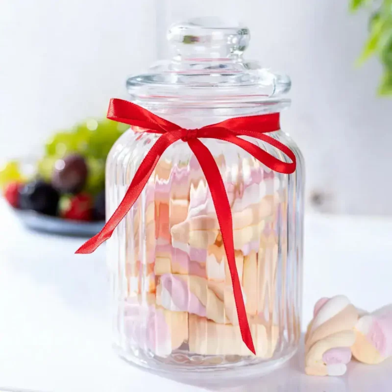 Cukierki marshmallow w słoju z czerwoną wstążką, słodkie i dekoracyjne upominki, idealne na prezent, do kawy lub herbaty, domowe słodycze, oryginalny dodatek do wnętrza, gia Akcesoria kawowe, słodkości, dekoracje domowe.