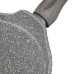 Filiżanka do kawy w stylu loft z ceramiki, czarna z metalicznym połyskiem, elegancka i nowoczesna, idealna do codziennego użytku i prezentacji napojów w domu i biurze.